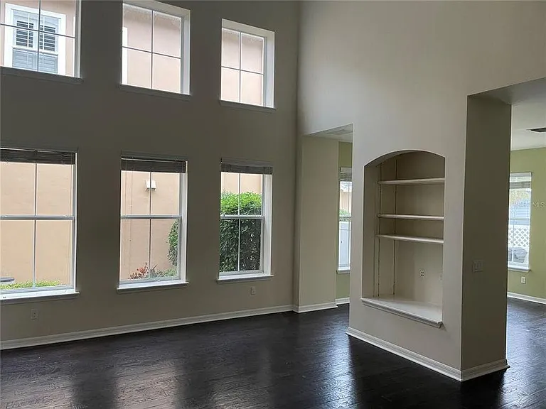 1523 Hanks Ave — Photo 12