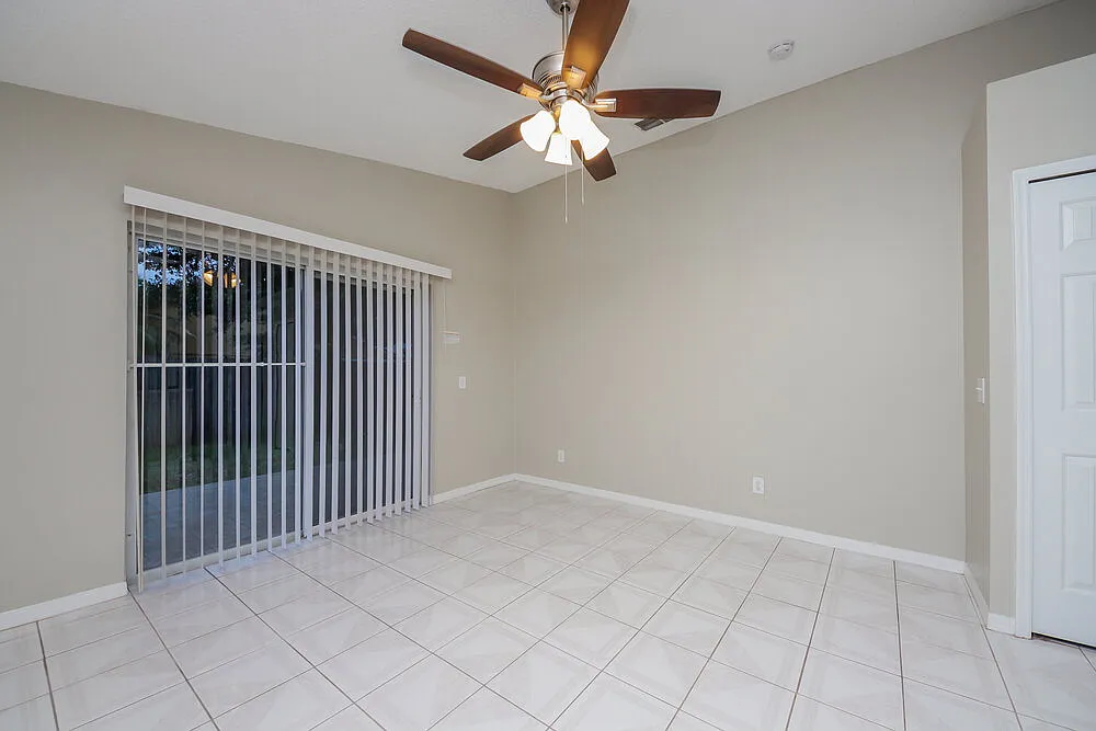 3 bed, 2.0 bath, 1473 sqft, $3,120 — Photo 4