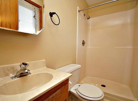 4th image of 21131 Nightingale St NW