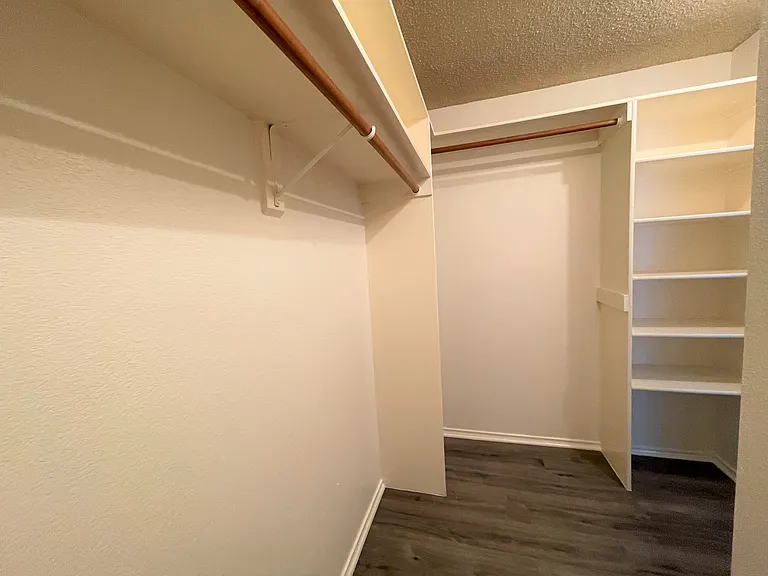 621 Phillips Dr — Photo 18