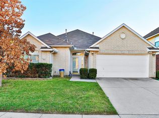 3944 Larkspur Dr, Haltom City, TX 76137