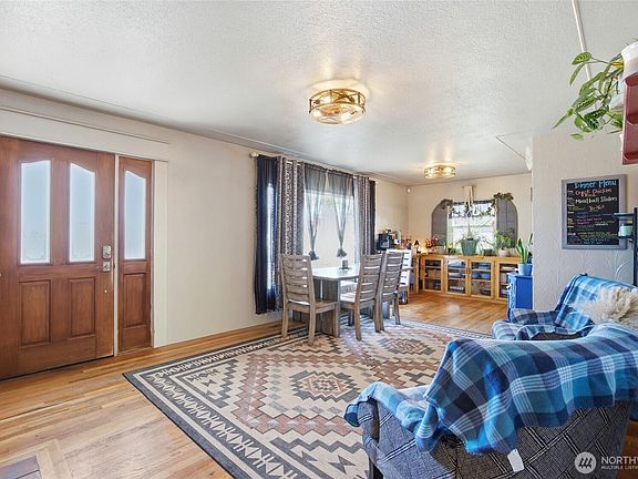 5th image of 938 E Hill Avenue