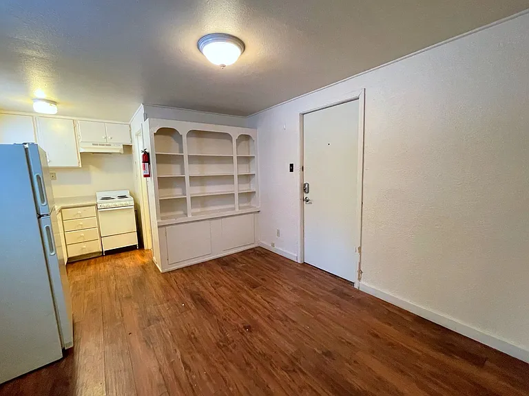 1335 Hyder St — Photo 39