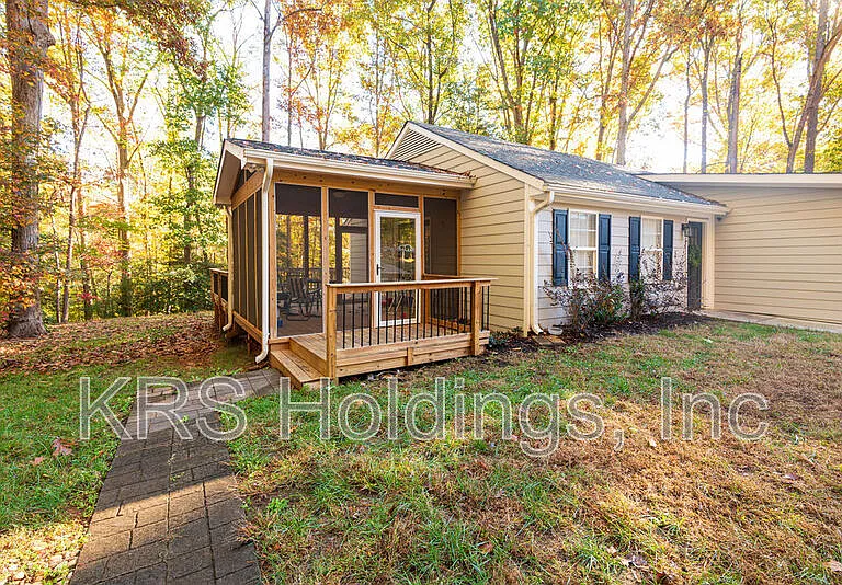 2428 Rachel Dr — Photo 3
