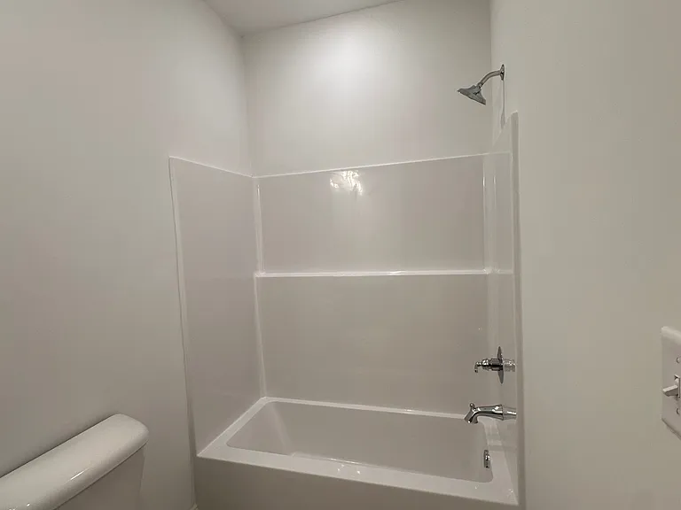 636 Cottage Grove Cir #1 — Photo 16