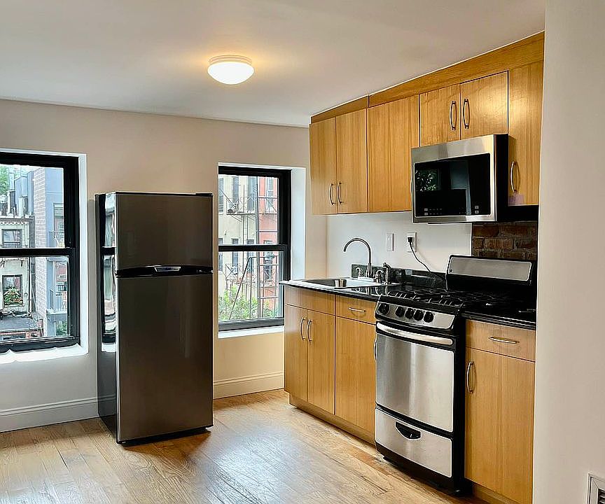 1st image of 53 Douglass St APT 3