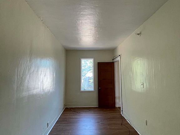 5th image of 128 Davey St #2