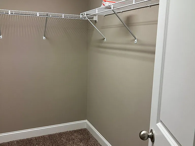 1616 Silver Spur Ln — Photo 23