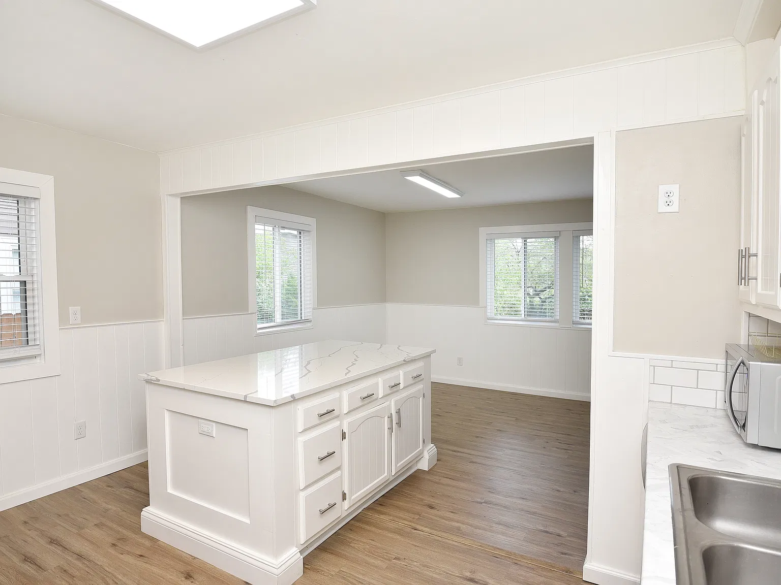 3 bed, 1800 sqft, $2,500 — Photo 2