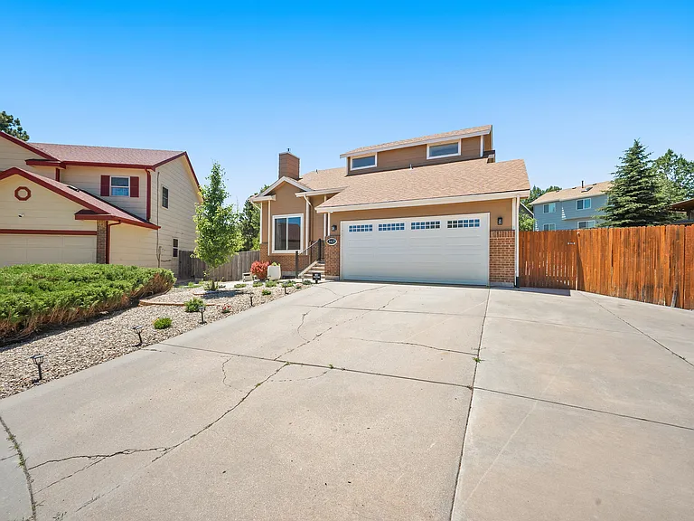 3425 Hideaway Pl — Photo 2