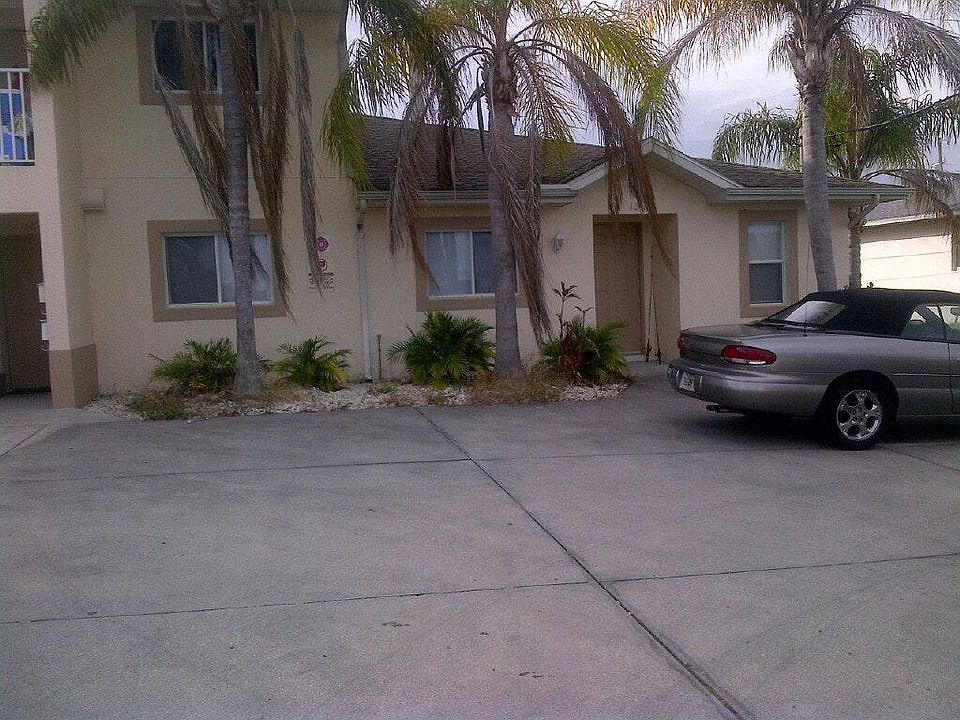 1st image of 1016 SW 47th Ter APT 103