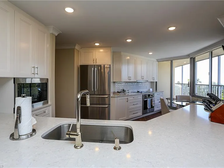 4041 Gulf Shore Blvd N #305 — Photo 8