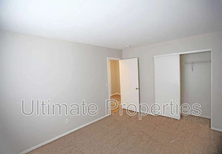 23774 W Desert Bloom St — Photo 7