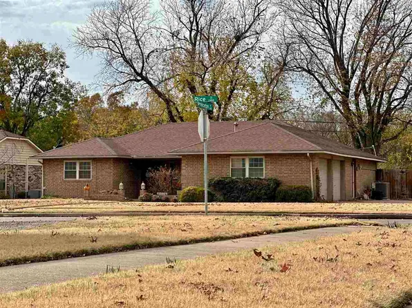 2432 Rice St, Ponca City, OK 74604