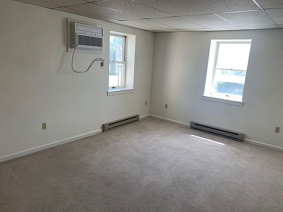 4th image of 260 W 2nd St
