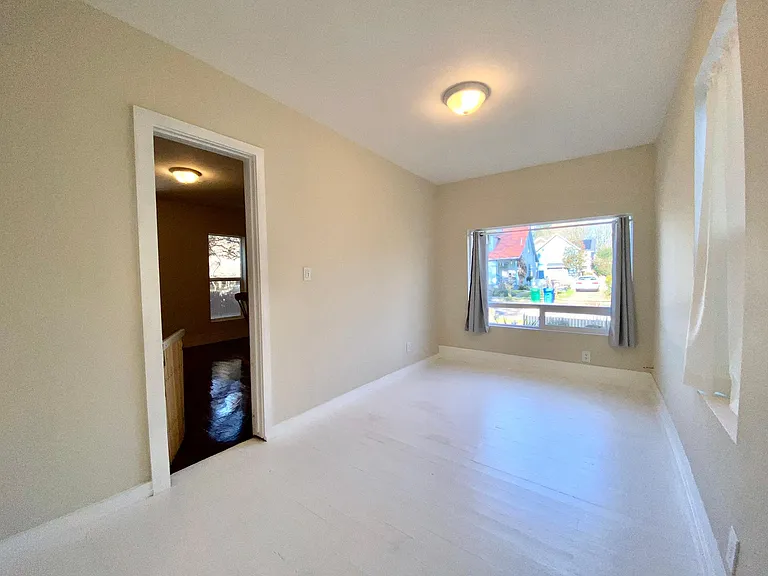 748 SE Miller St — Photo 11