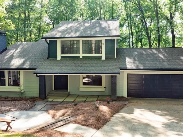 900 Model Ct, Stone Mountain, GA 30088