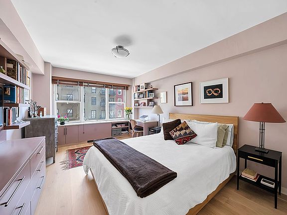 4th image of 33 Greenwich Ave APT 3G