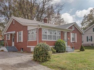 990 S Mill St, Nashville, IL 62263