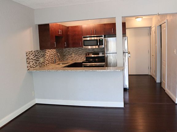 4th image of 3900-3902 Booth St #1A