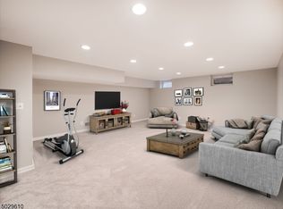 9 Old Orchard Ct #1409, Clinton, NJ 08809