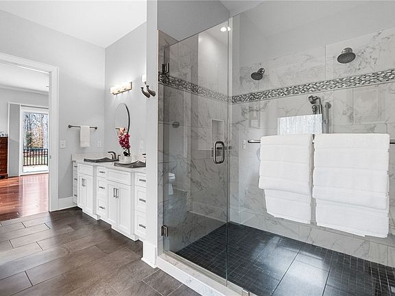 3rd image of 4430 Gelding Rd