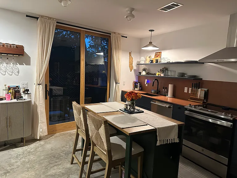 2403 Wilson St — Photo 33