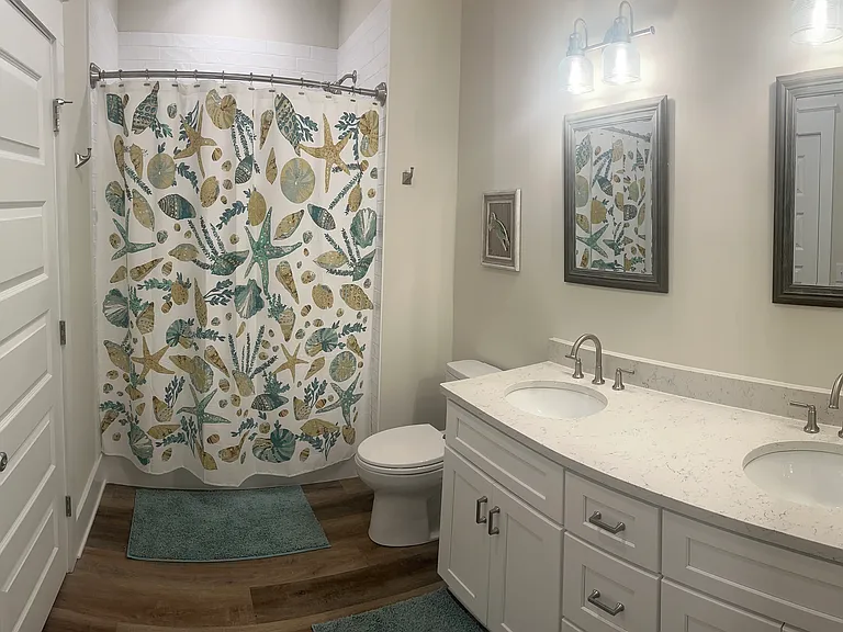 546 Howard Ave — Photo 18