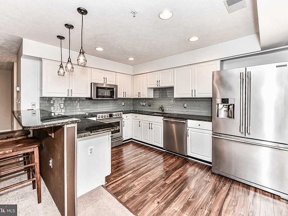 2nd image of 625 Admiral Dr Unit 306