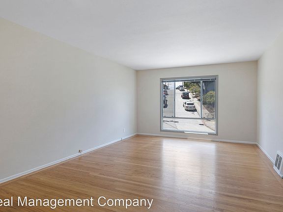 4th image of 181 Hamerton Ave
