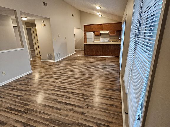 5th image of 1655 Foxhaven Dr #108
