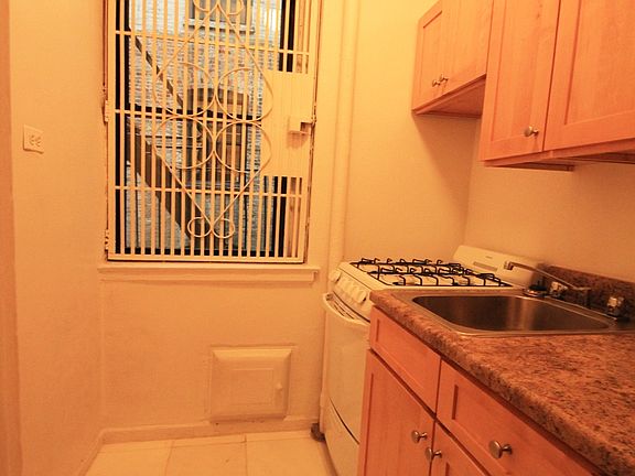 3rd image of 205 W 10th St APT 4C