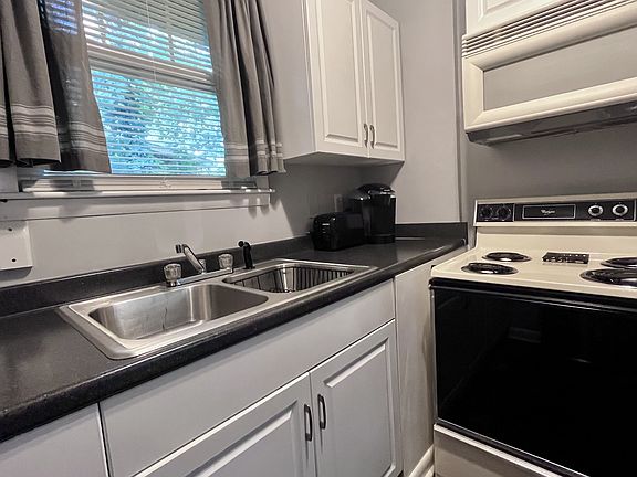 2nd image of 925 Boscobel St #3