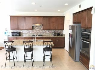 5119 Shimmer Brook Dr, Bakersfield, CA 93313