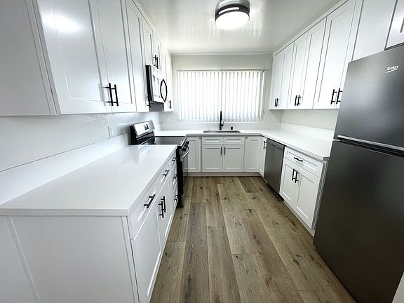 2nd image of 10973 Palms Blvd APT 5