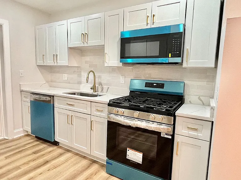 2725 Huntingdon Ave — Photo 13