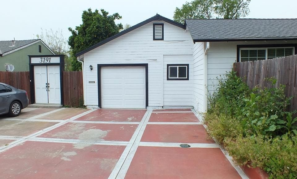 1st image of 990 Arcade Blvd