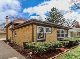 505 S Pine St, Mount Prospect, IL 60056