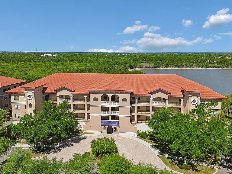 7702 Lake Vista Ct #202 — Photo 70