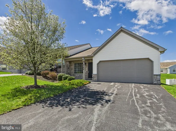 3146 Faire Wynd Pl, Dover, PA 17315