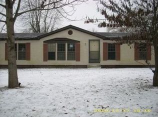 1021 E Glezen St, Petersburg, IN 47567