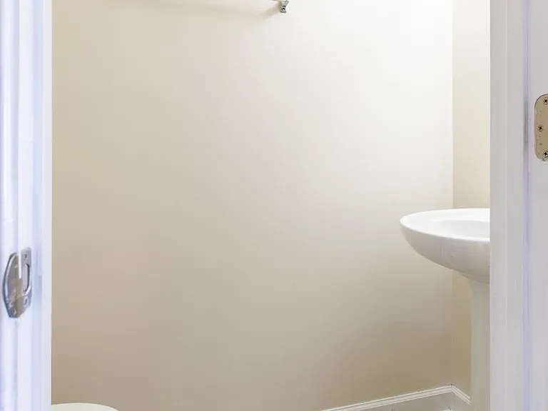 401 Springwood Dr — Photo 17