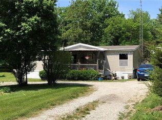 129 Row Boat Dr, Gallatin, MO 64640