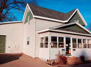 225 E Main St, Omro, WI 54963