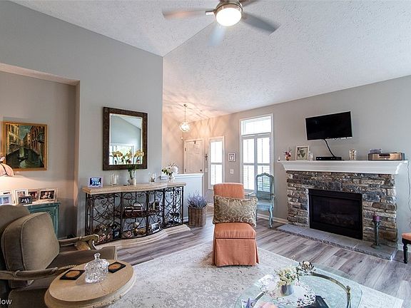 5th image of 3809 Retreat Dr