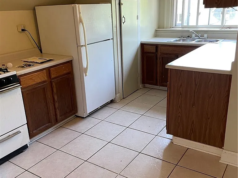 721 W Ferry St #7 — Photo 12