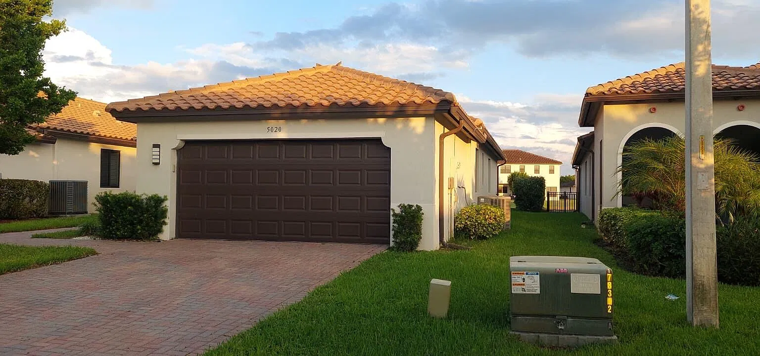 3 bed, 2.5 bath, 1525 sqft, $2,400 — Photo 1