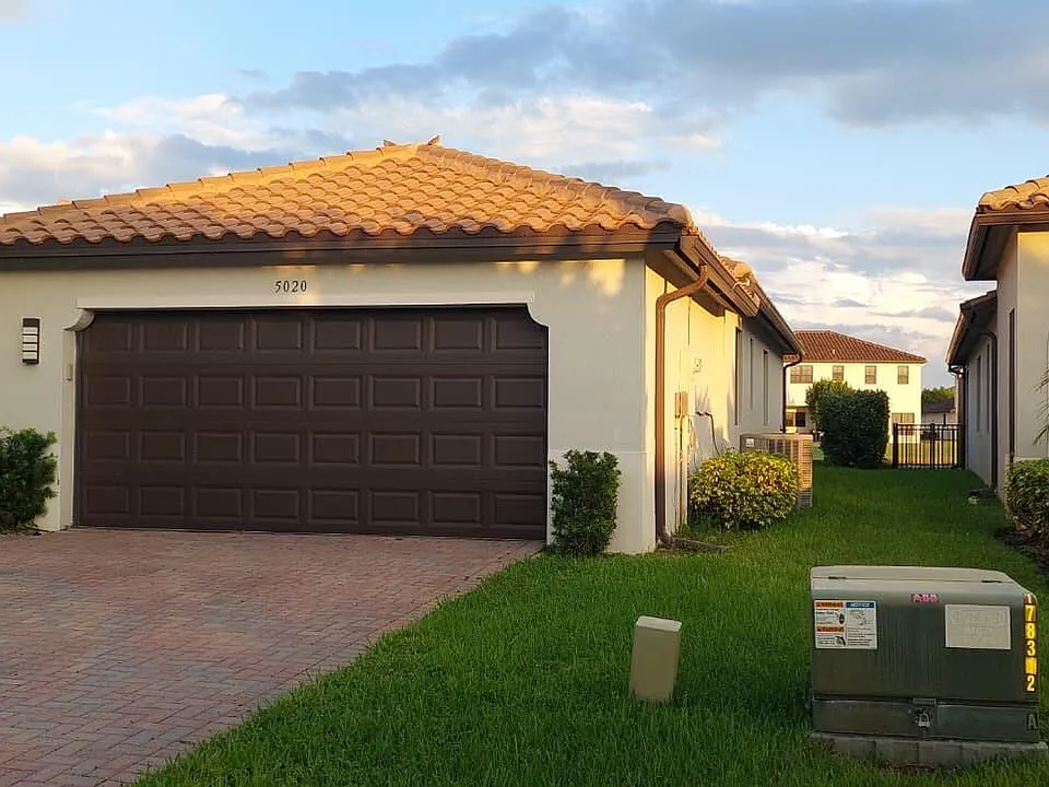 5020 Arancia Ln