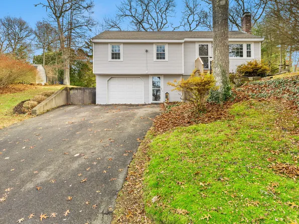 8 Observatory Lane, Pocasset, MA 02559