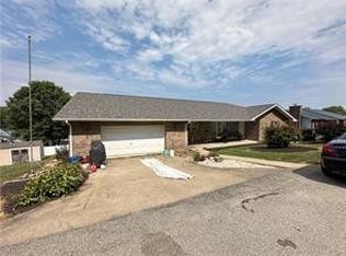 1135 McCrory Ln, California, PA 15419